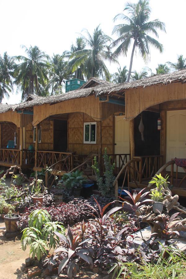 Soe Ko Ko Beach House&Restaurant Ngwesaung Exterior foto
